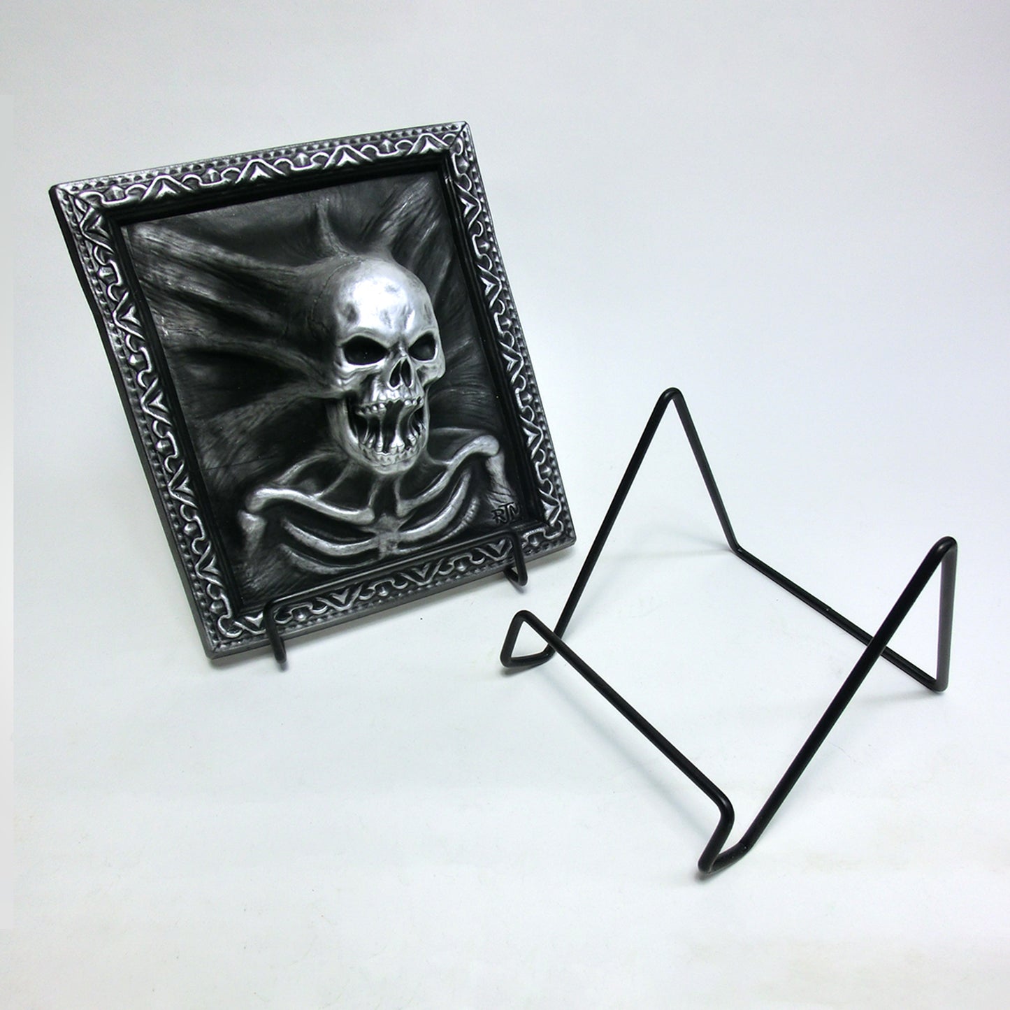 EASEL STAND